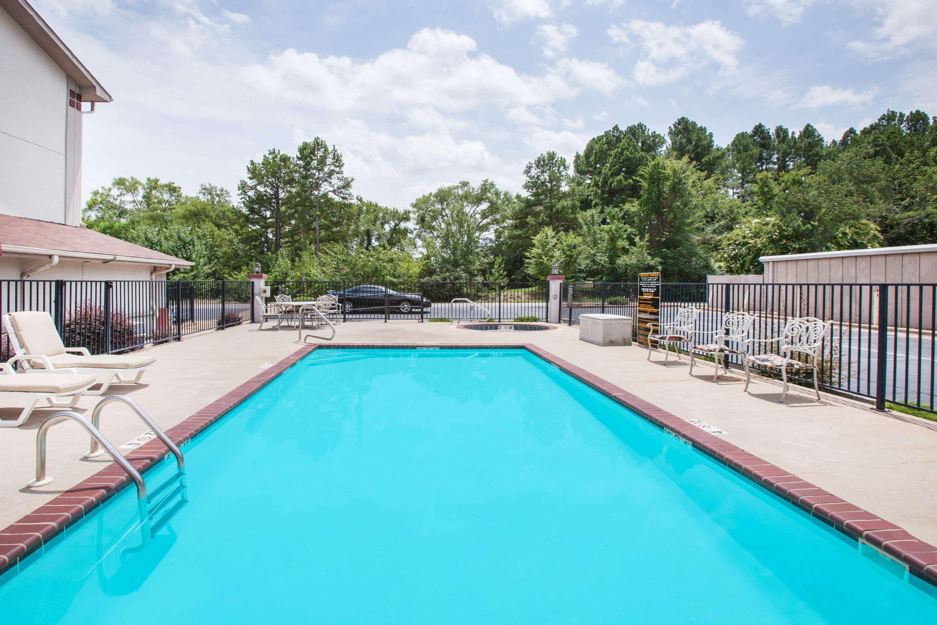 Super 8 By Wyndham Hot Springs Exterior foto